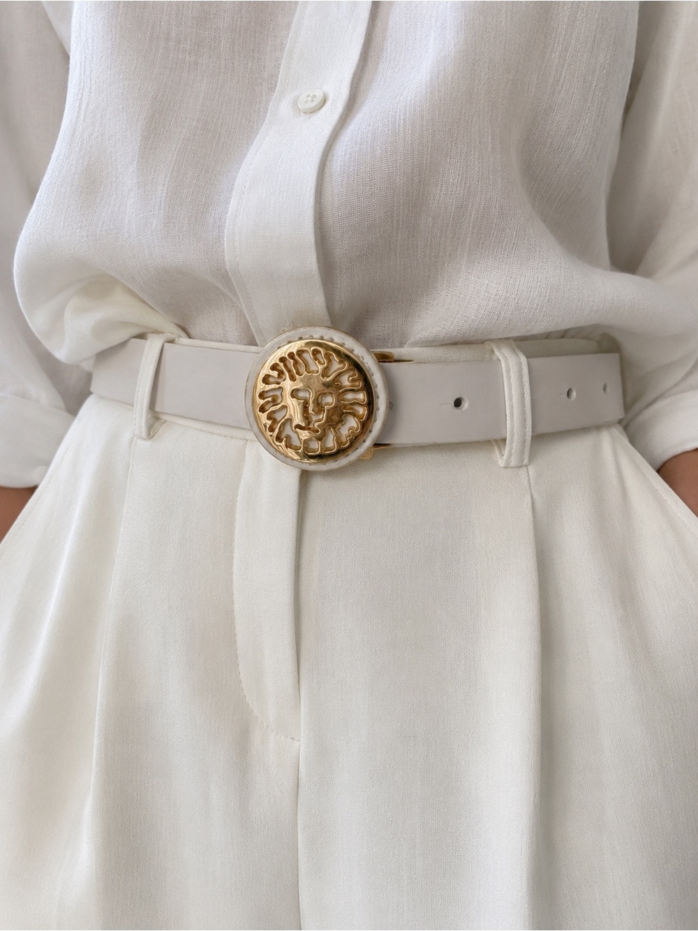 Anne Klein White Leather Belt with Gold Lion Medallion Buckle